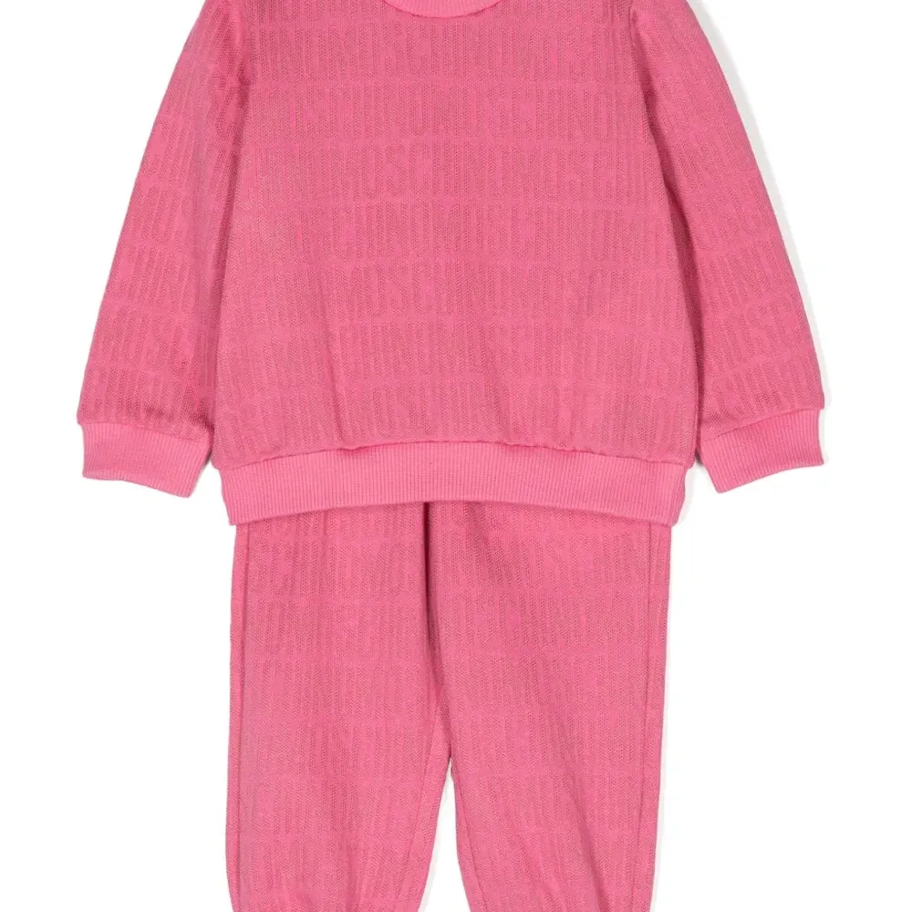 Спортивный костюм с логотипом