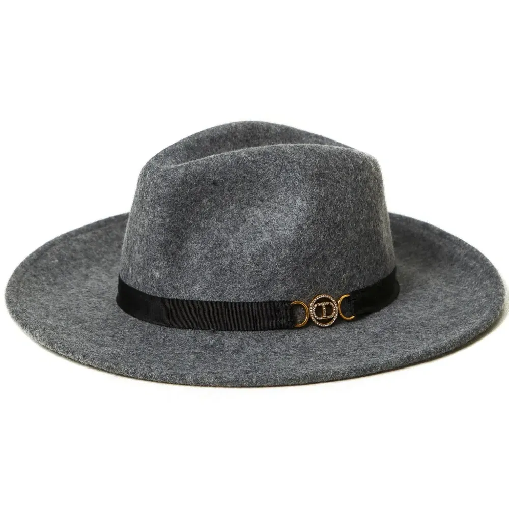 Шерстяная шапка