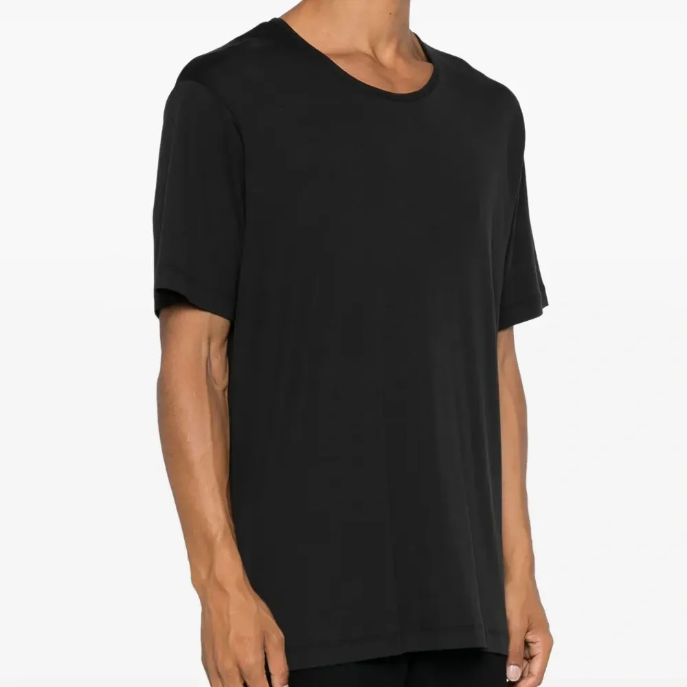 Футболка в рубчик с U-образным вырезом