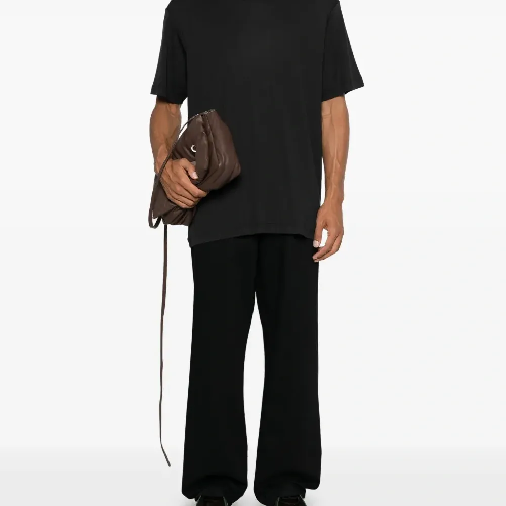 Футболка в рубчик с U-образным вырезом