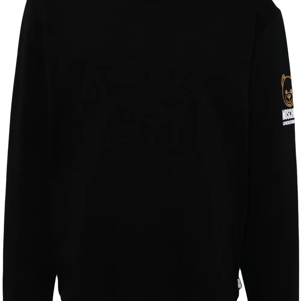 Футболка с длинными рукавами и круглым вырезом