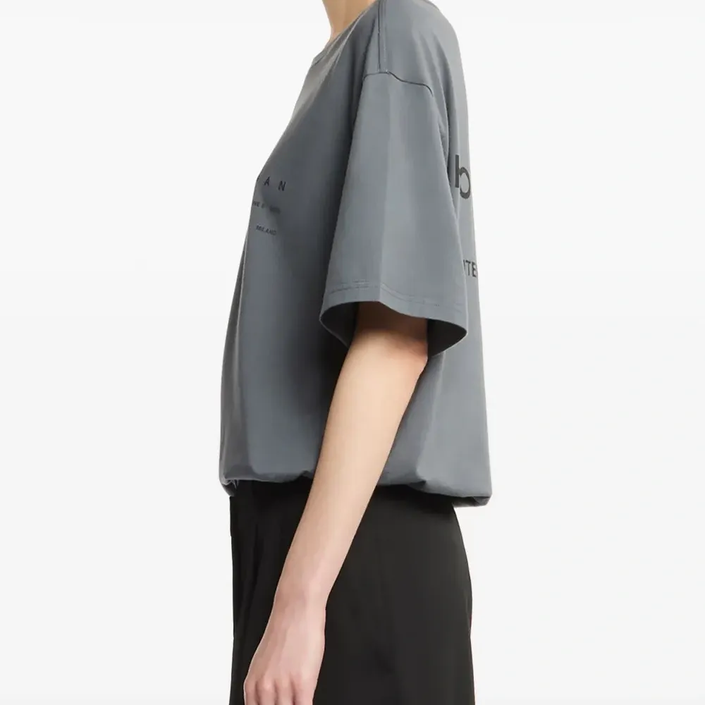 Футболка с логотипом