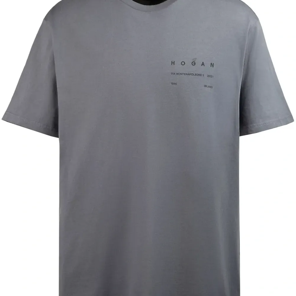 Футболка с логотипом