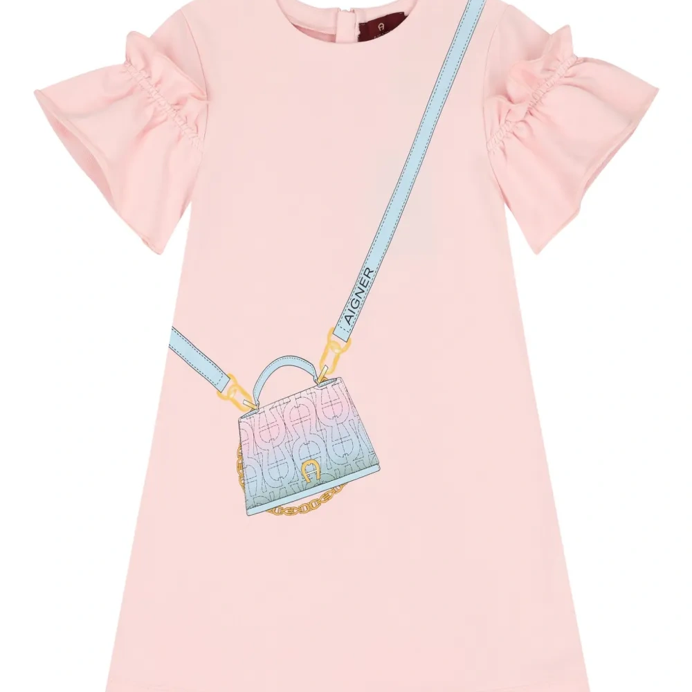 Платье с оборками и принтом