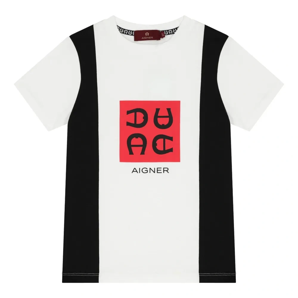 Футболка с логотипом