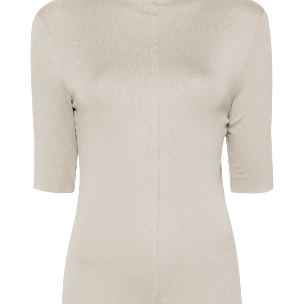 Футболка с высоким воротником