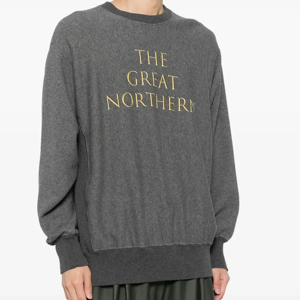 Толстовка с графичным принтом