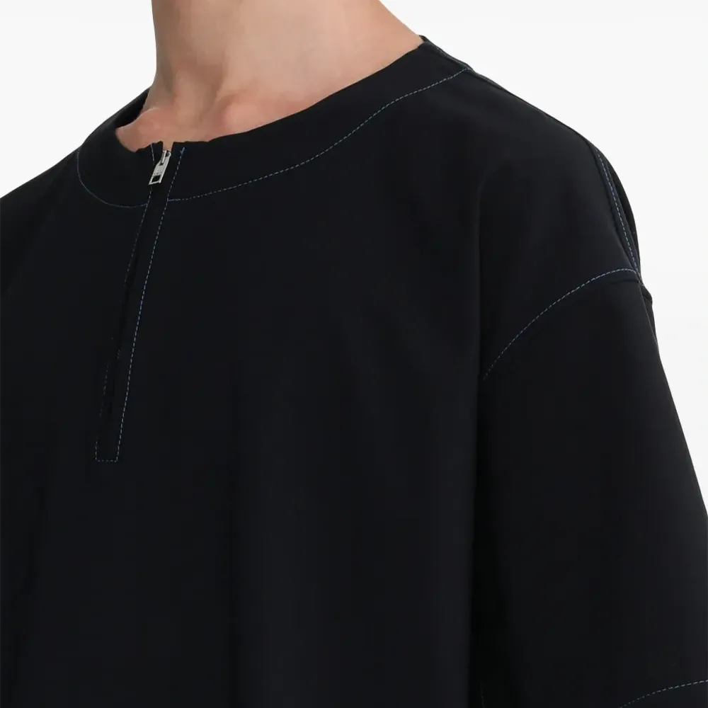 Футболка с нашивкой-логотипом