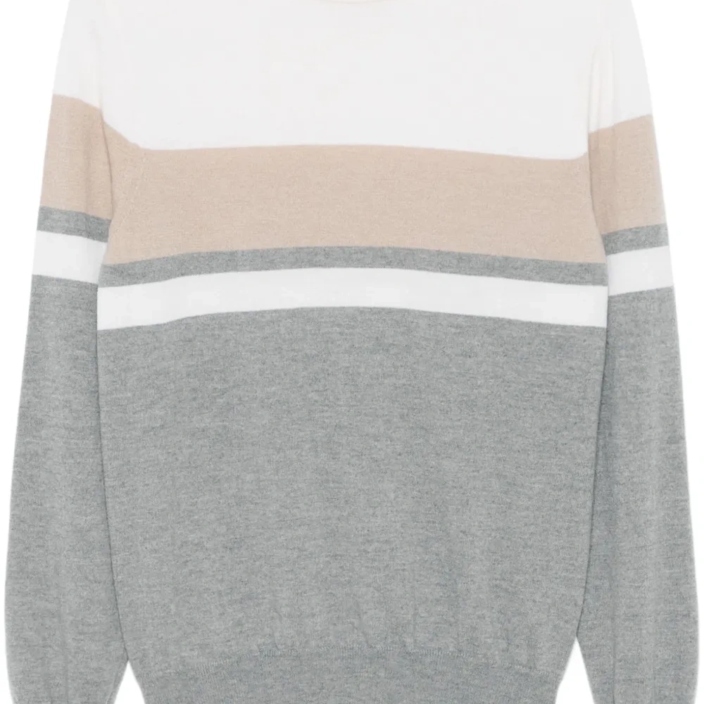 Свитер с отделкой в полоску