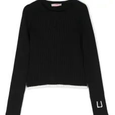 Свитер с вышитым логотипом