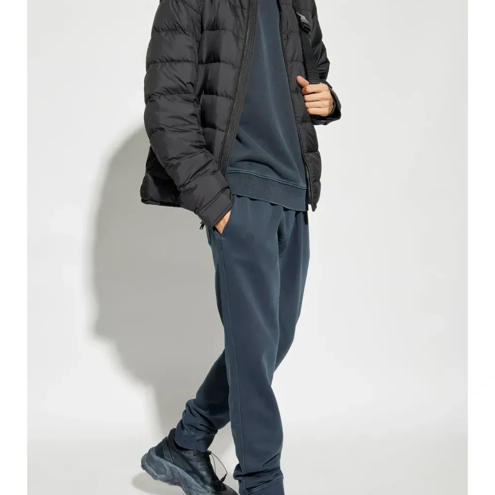 Толстовка с вышитым логотипом