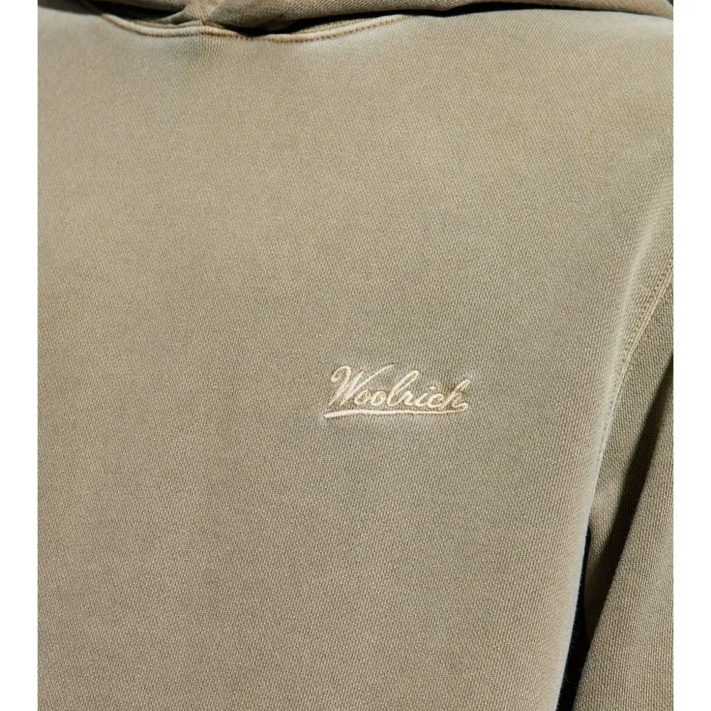 Худи с вышитым логотипом