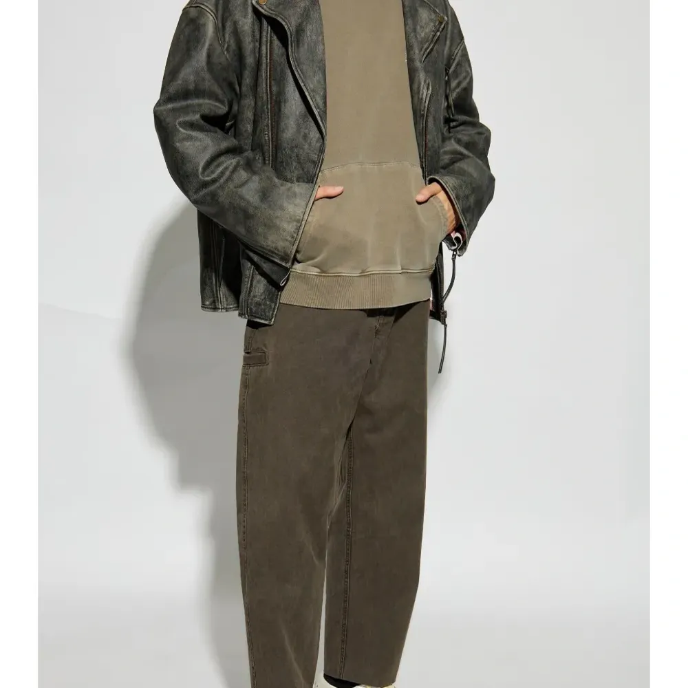 Худи с вышитым логотипом