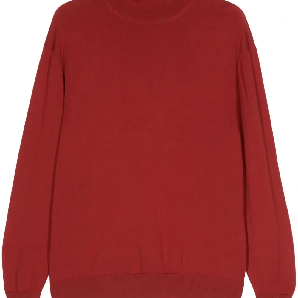 Шерстяной свитер