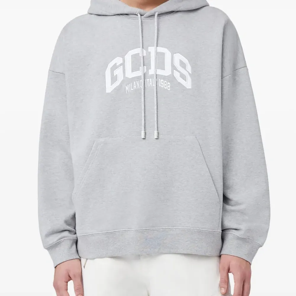 Худи с логотипом (1988 год) Худи с логотипом (1988 год)