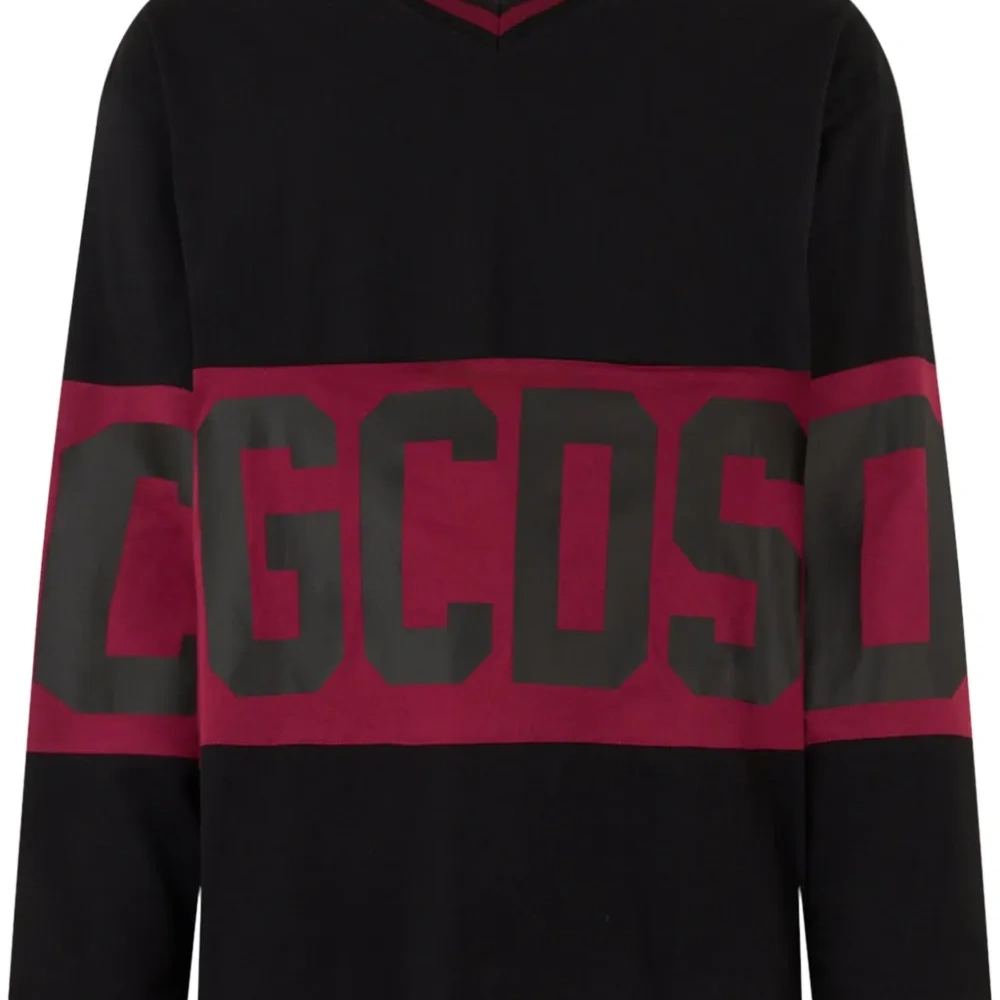 футболка с логотипом