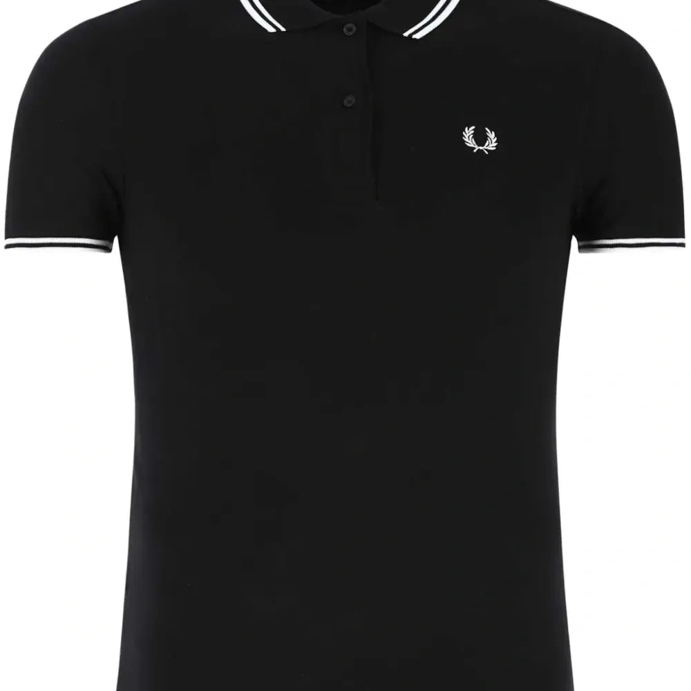 Рубашка поло с вышитым логотипом