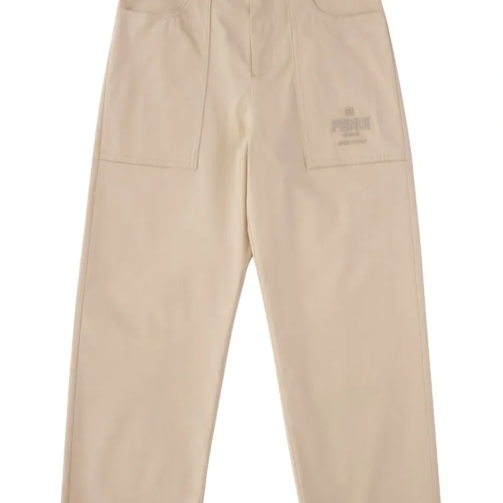 Брюки с вышитым логотипом