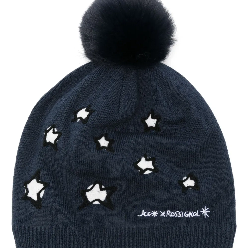 Шапка бини Missy из коллаборации с JCC