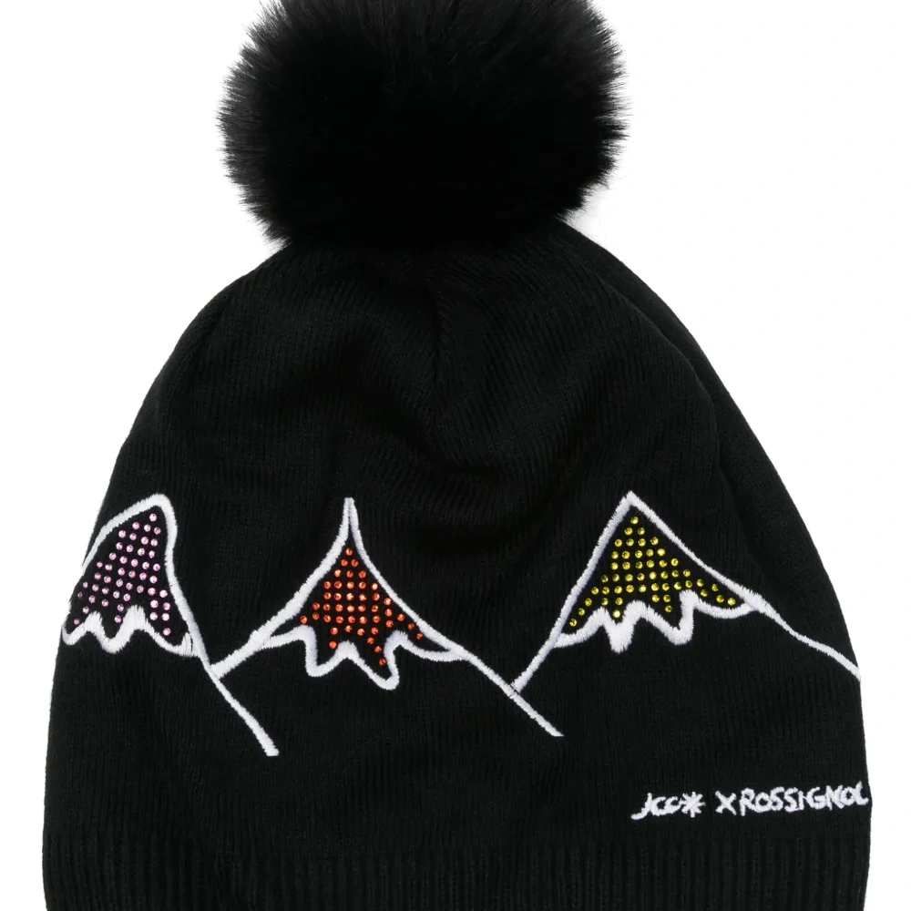 Шапка бини с кристаллами из коллаборации с JCC