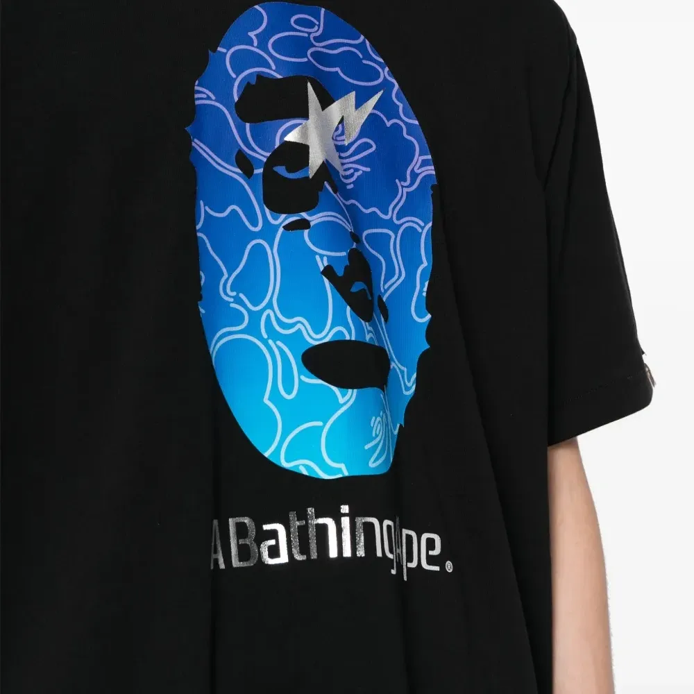 Футболка с логотипом