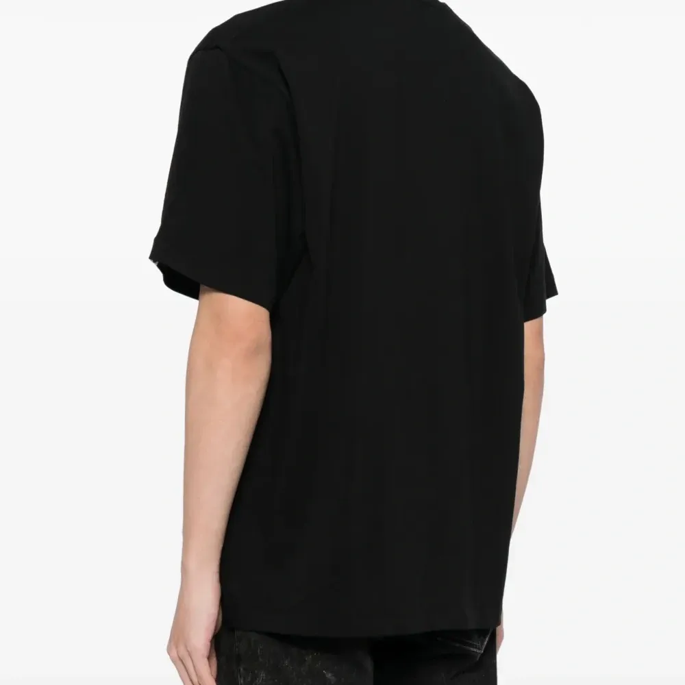 Футболка с логотипом