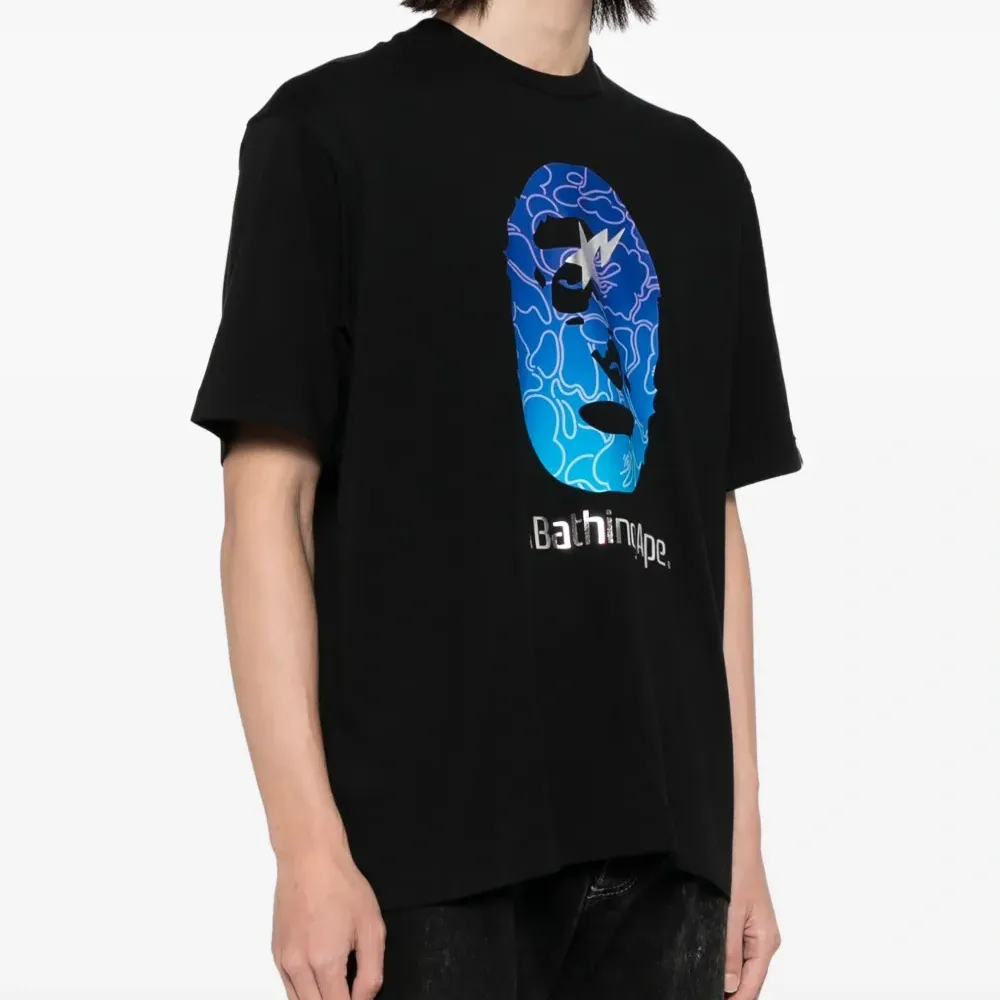 Футболка с логотипом