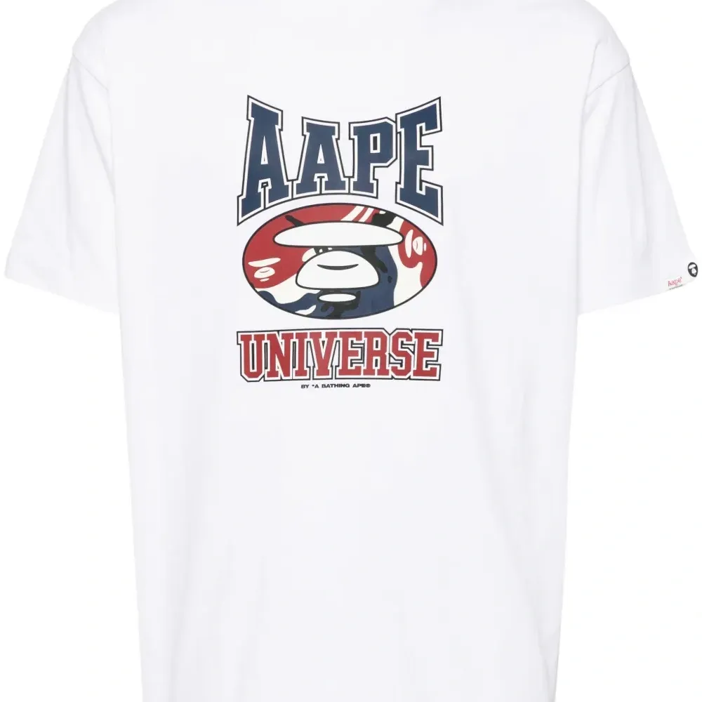 Футболка с логотипом