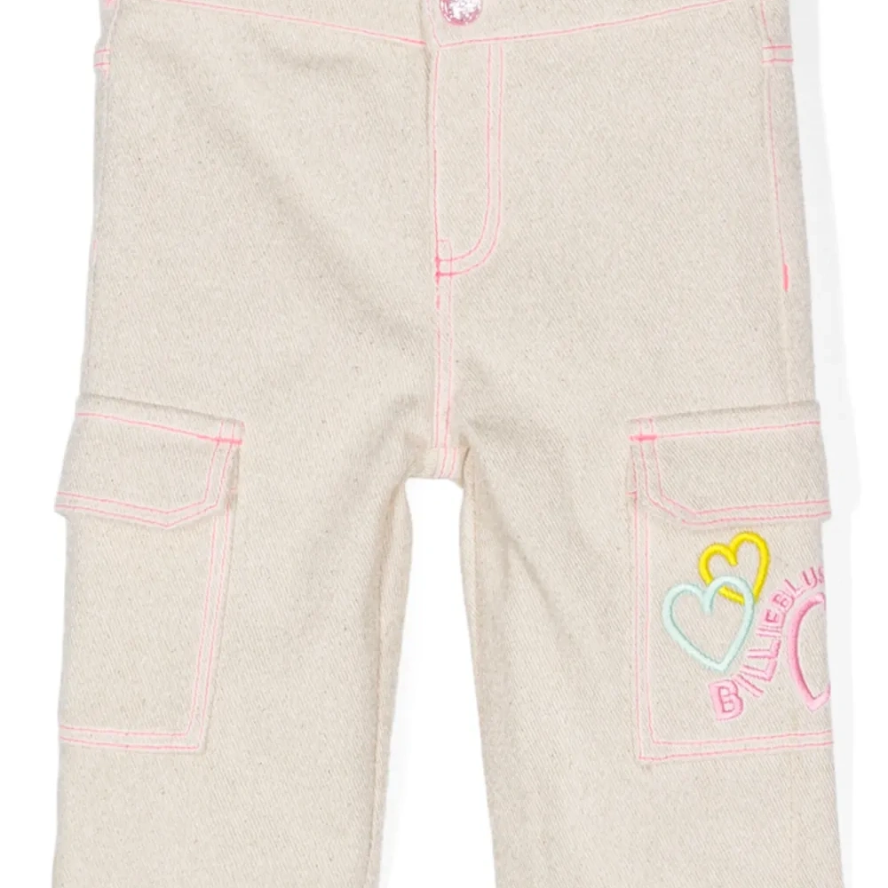 Джинсы с вышитым логотипом