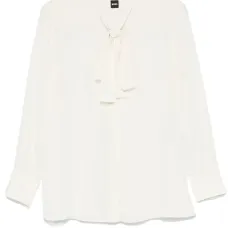 Блузка с бантом