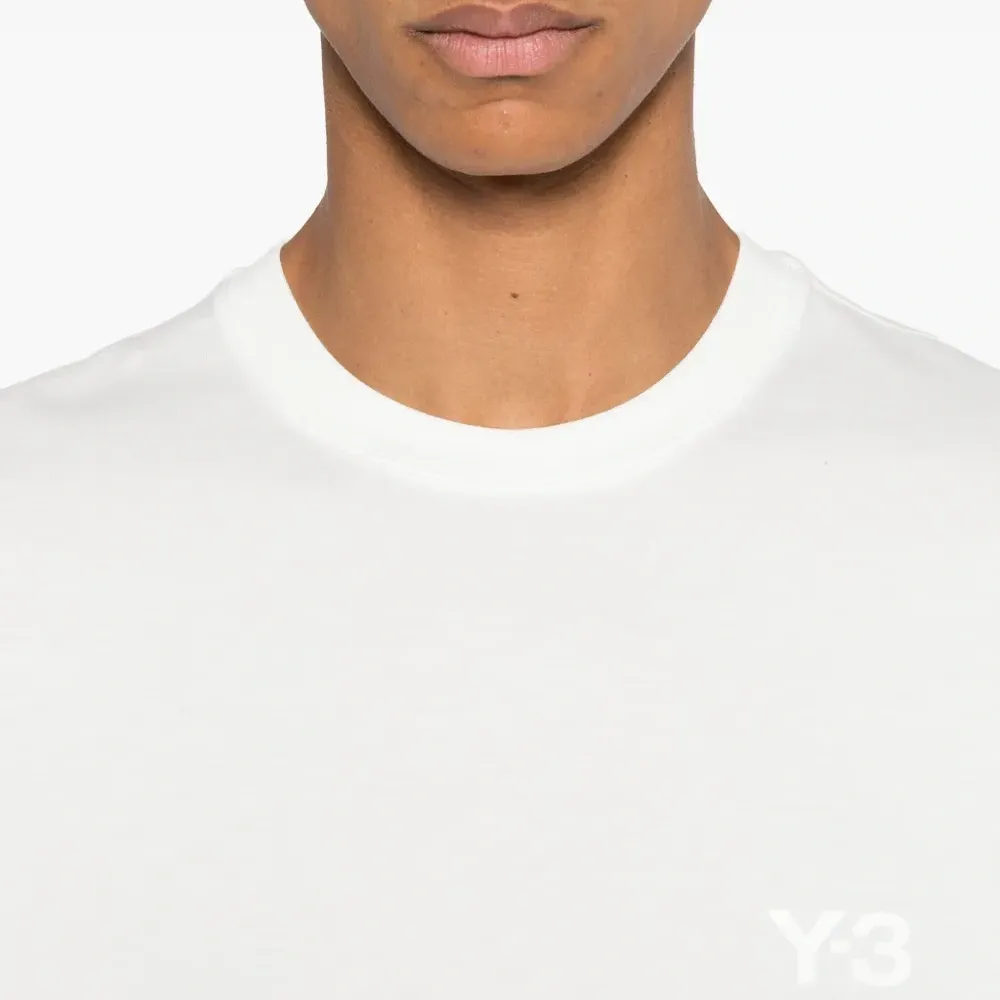 Футболка с логотипом