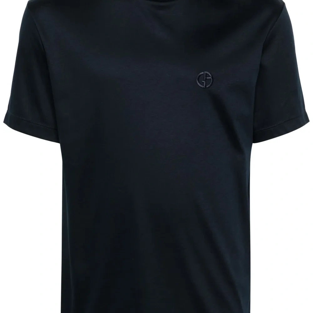 Футболка с вышитым логотипом