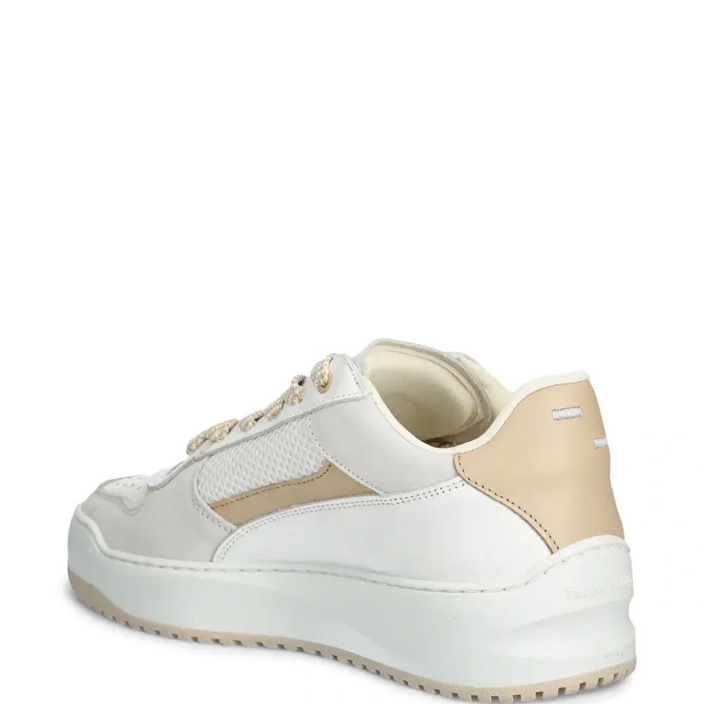 Кроссовки с перфорацией