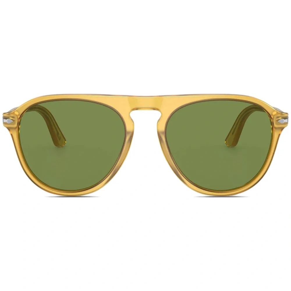 Солнцезащитные очки в круглой оправе