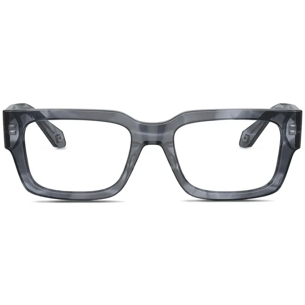 Очки в квадратной оправе