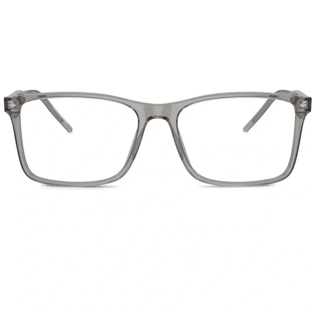 Очки в прямоугольной оправе