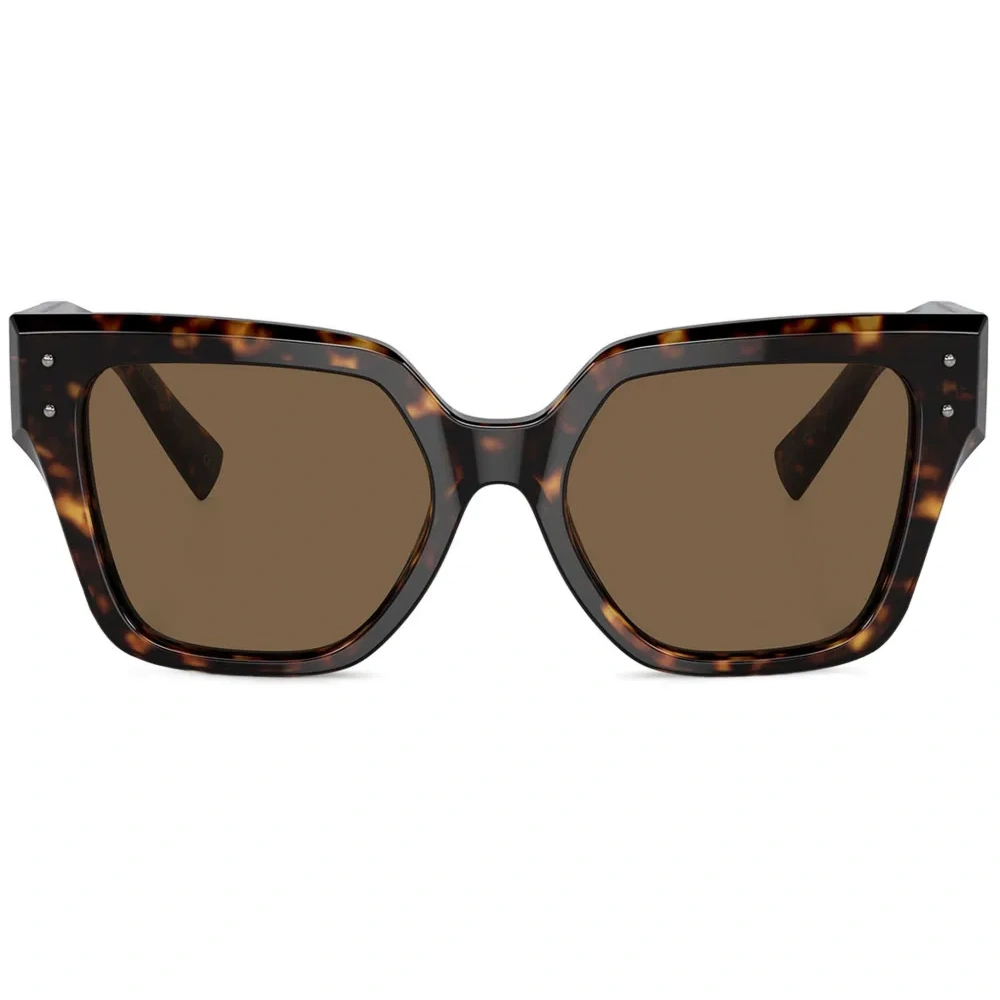 Солнцезащитные очки в квадратной оправе