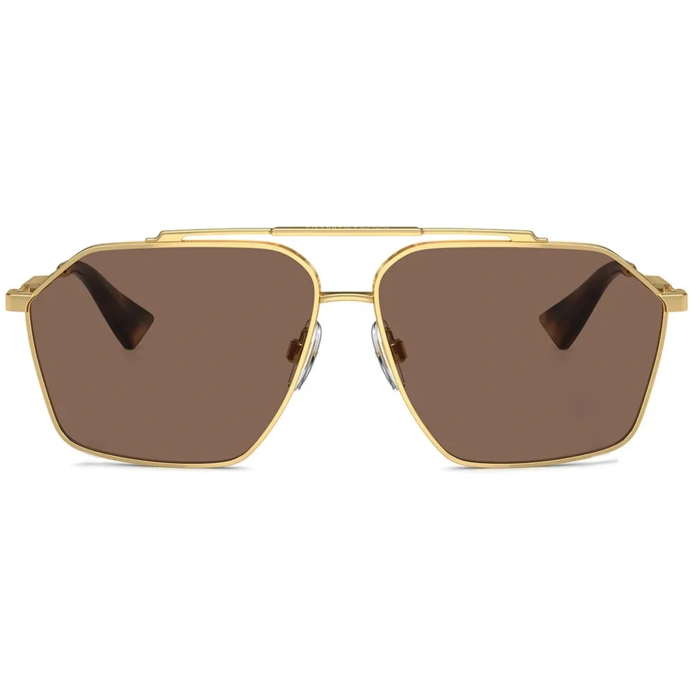 Солнцезащитные очки в квадратной оправе