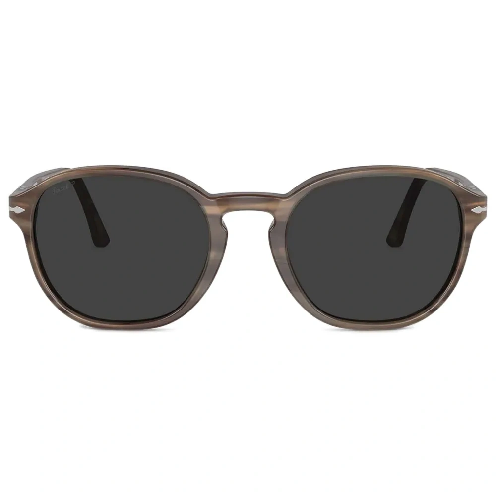 Солнцезащитные очки в круглой оправе