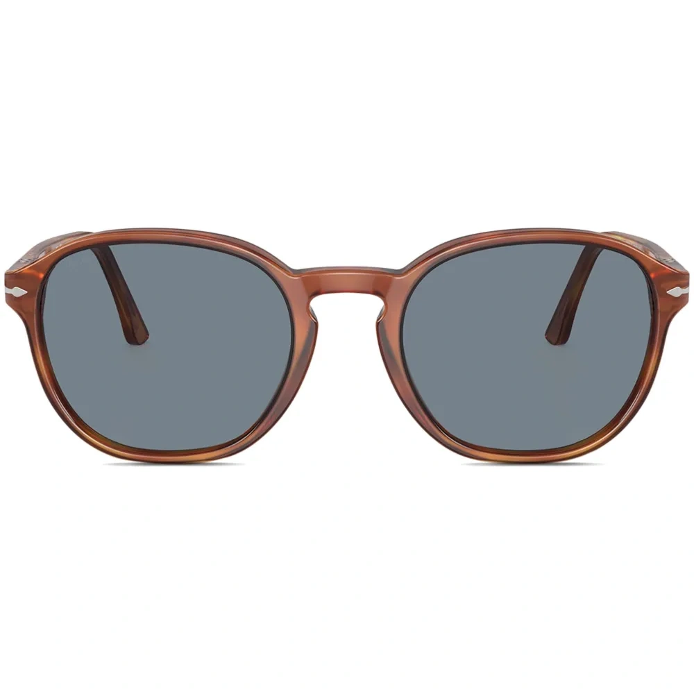 Солнцезащитные очки в круглой оправе