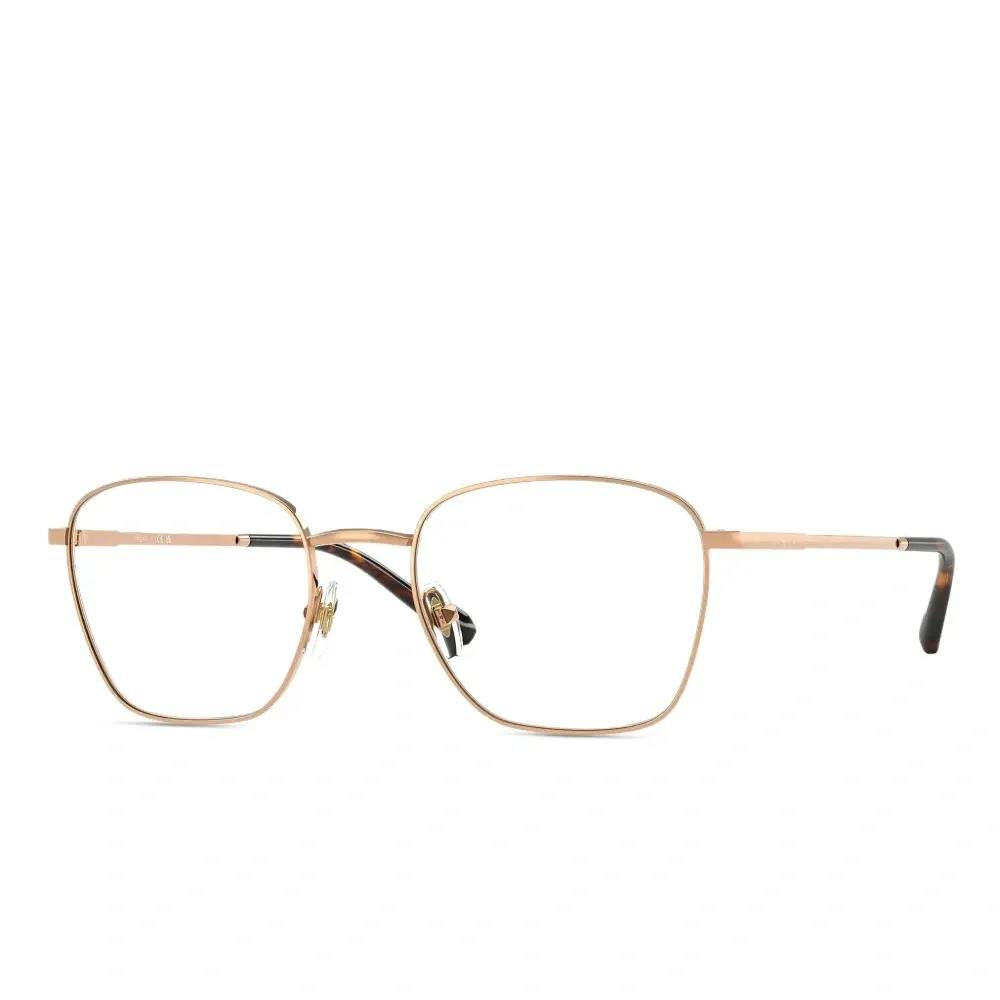 Очки в геометричной оправе