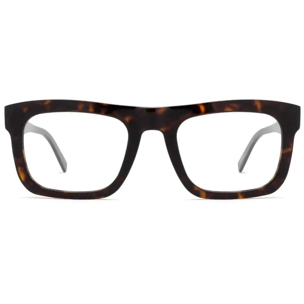 Очки в квадратной оправе