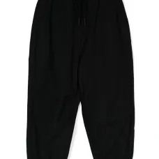 Брюки с вышитым логотипом