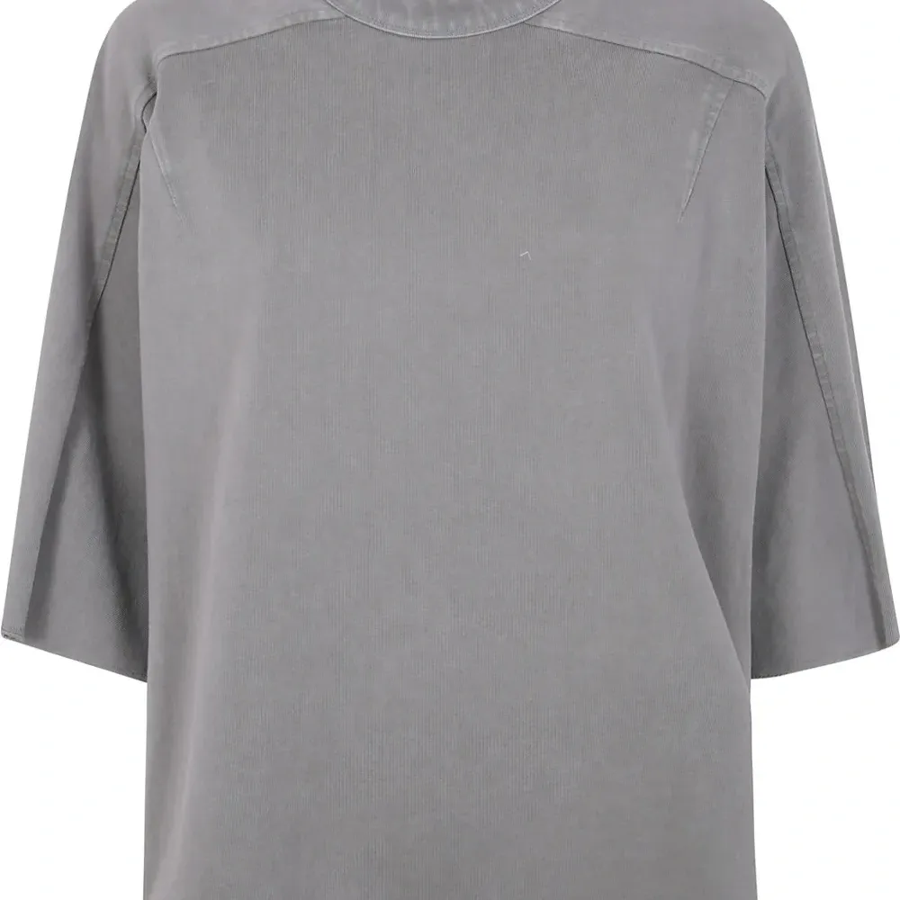 Футболка с вытачками