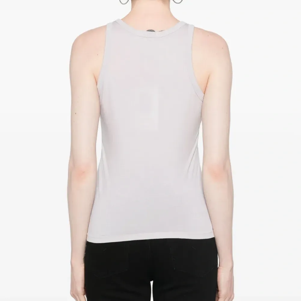 Топ без рукавов