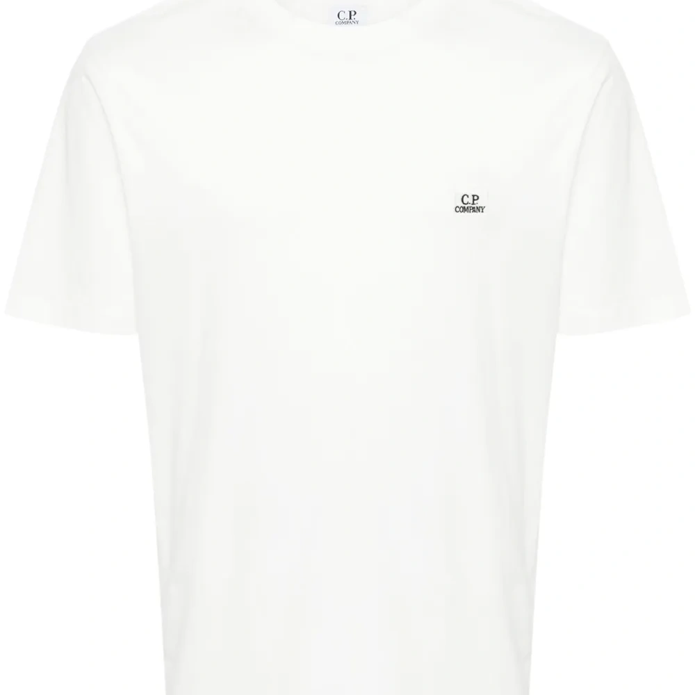 Футболка с вышитым логотипом