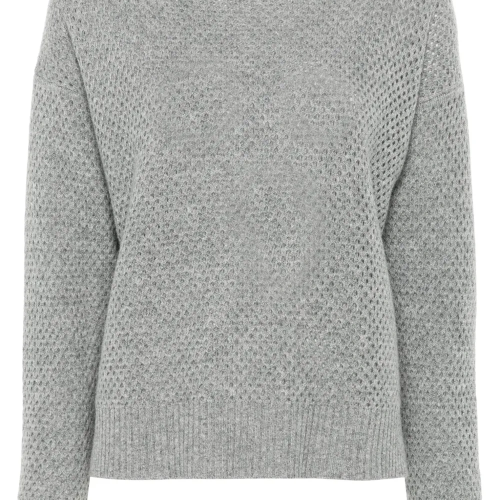 Свитер фактурной вязки