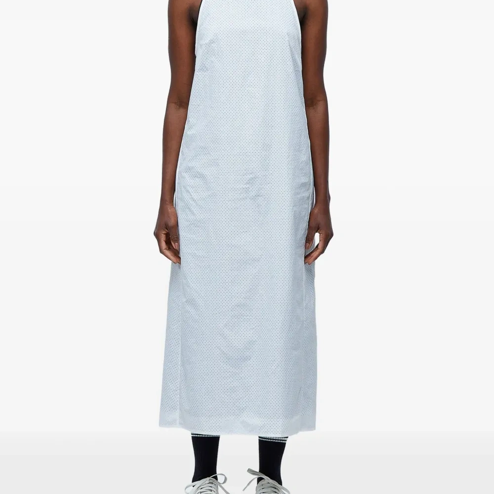 Платье с вырезом халтер