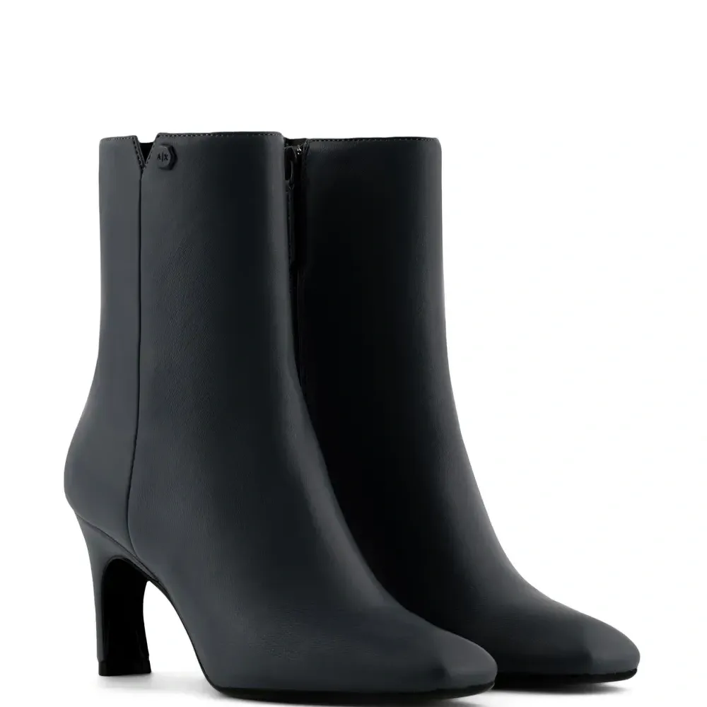 Ботинки с логотипом