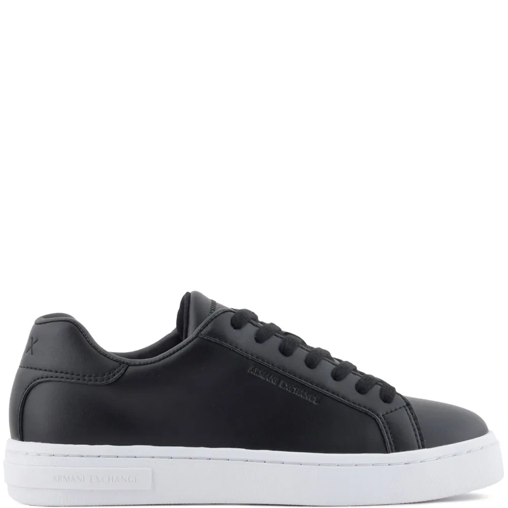 Кроссовки с логотипом